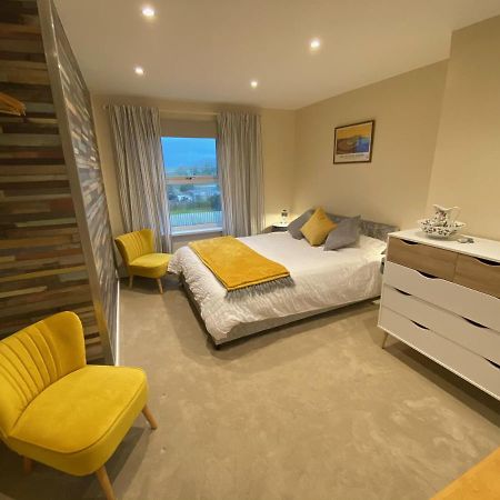 Noddfa Farm Guest House Haverfordwest Exteriör bild