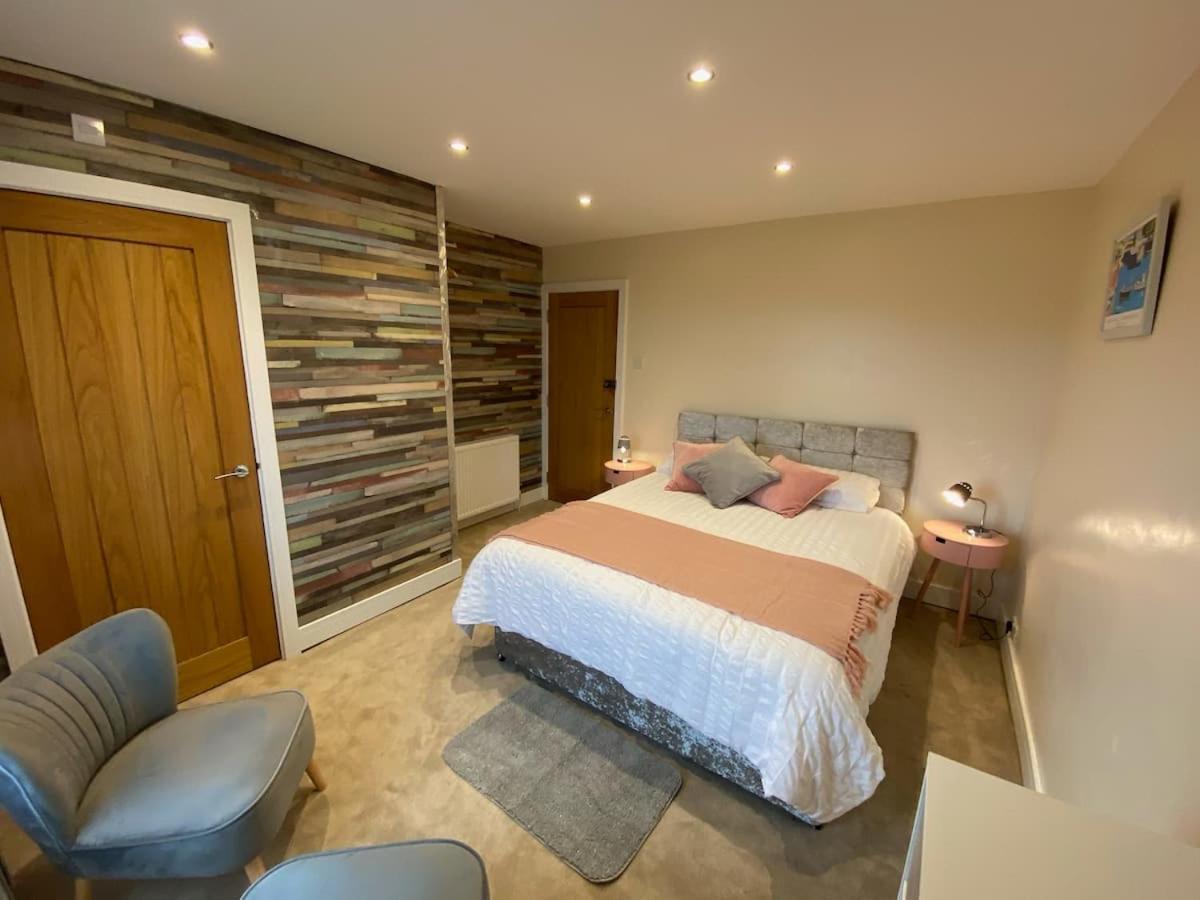 Noddfa Farm Guest House Haverfordwest Exteriör bild