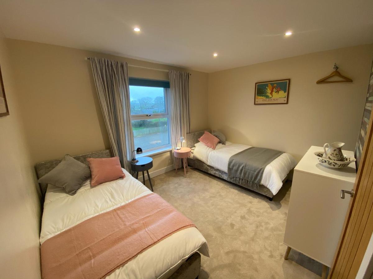 Noddfa Farm Guest House Haverfordwest Exteriör bild